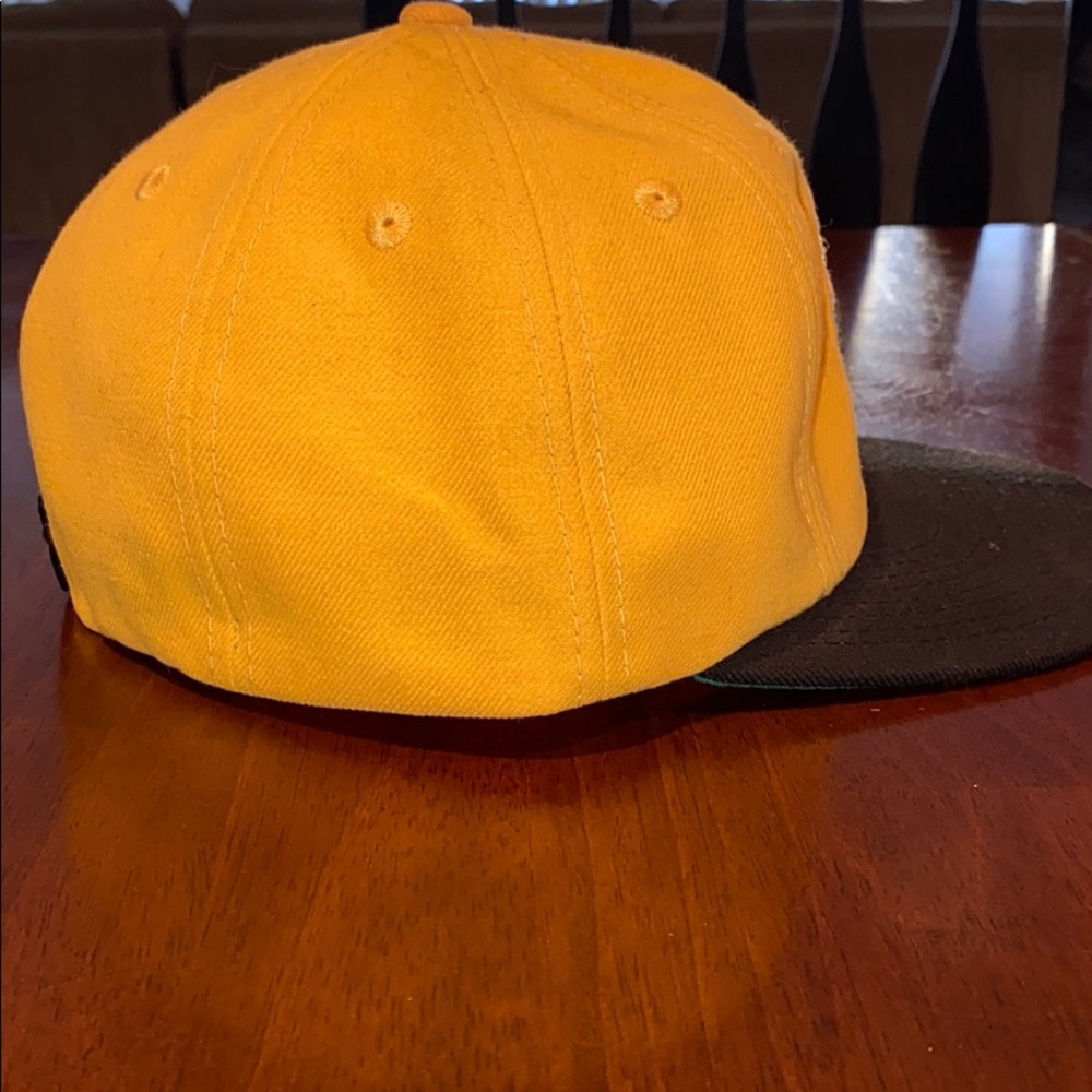 Undefeated Snapback Hat - Picture 4 of 4